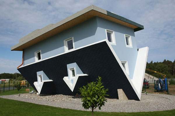upside1 Strange, Stylish and Amazing Houses and Other Architectural Oddities