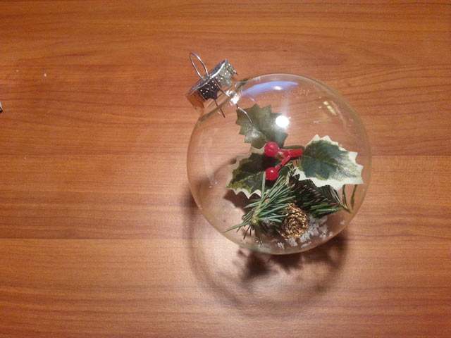 diy glass Christmas ornament