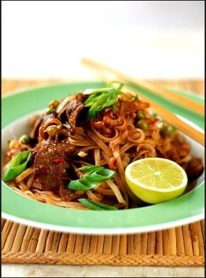 Pad thai with beef.